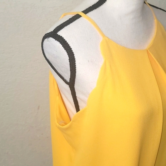 B. Wear Yellow Top - Picture 3 of 13
